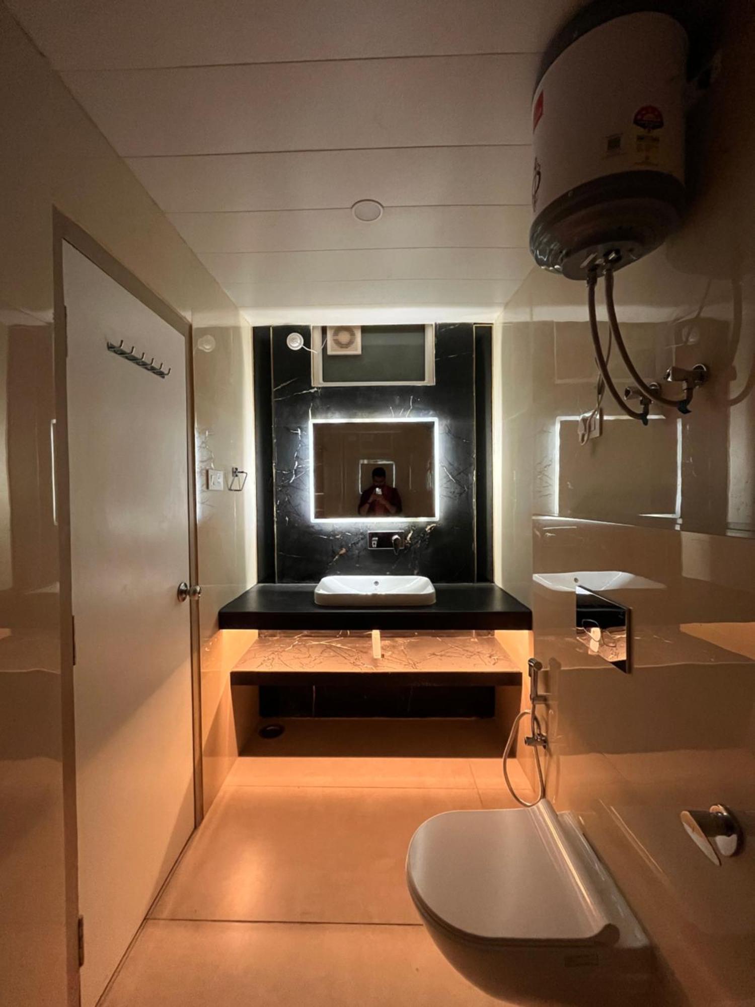Spruce Hill Hotel & Restro ナイニタール エクステリア 写真